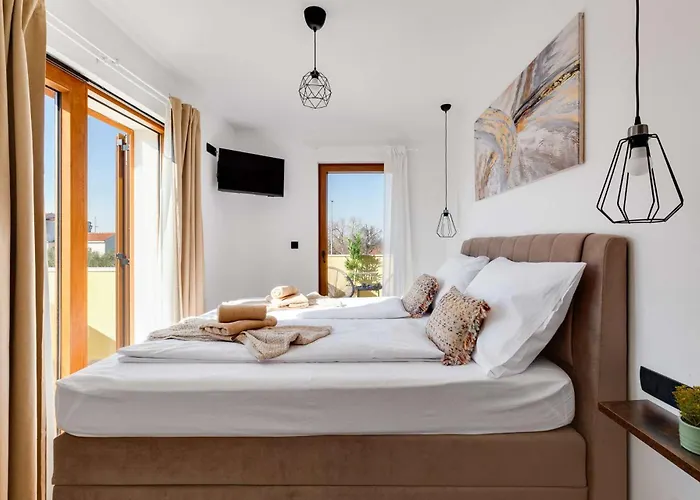 Rustica Zadarvillas וילה *