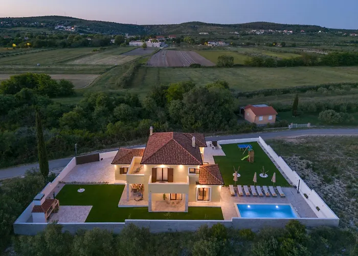 Rustica Zadarvillas וילה *